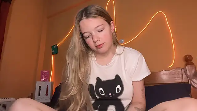 Snapshot of -veranito- chatting on 09.28.25 -veranito- online show from 09.28.25