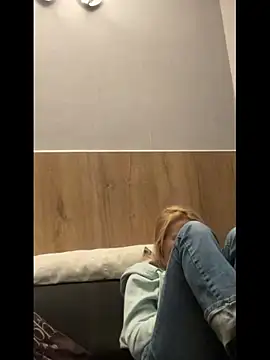 Snapshot of AnnualSunrise chatting on 11.03.25 AnnualSunrise online show from 11.03.25