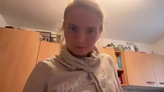 Snapshot of AnnualSunrise chatting on 11.08.25 AnnualSunrise online show from 11.08.25