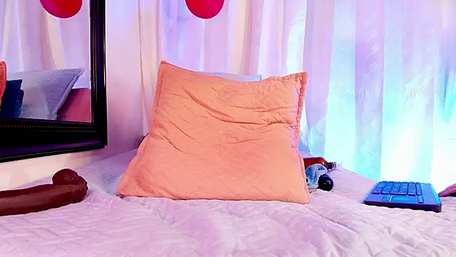 danna berlin  online show from 02.14.25