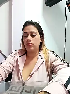 Latina sexy1 online show from 02.04.25