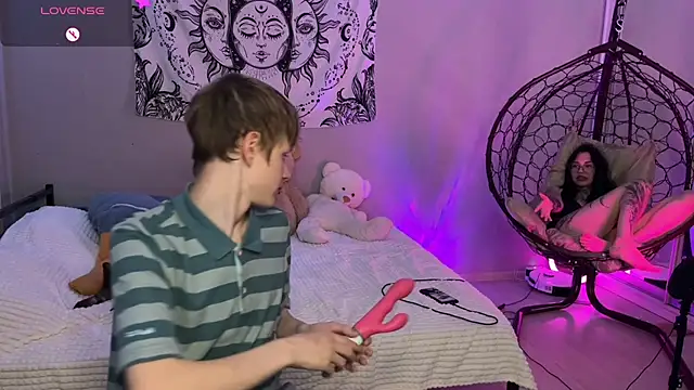 Laura Key online show from 07.17.26