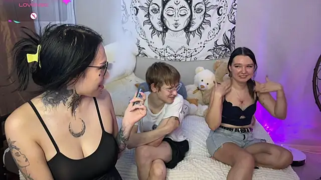 Laura Key online show from 07.27.26