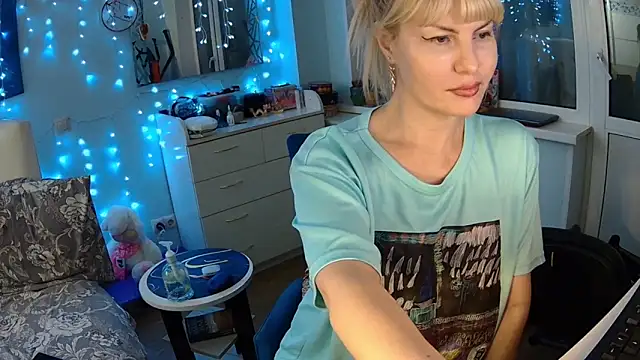 Snapshot of GlamSquirt chatting on 02.03.25 GlamSquirt online show from 02.03.25
