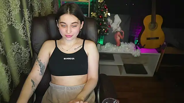 Snapshot of delicatedBailey chatting on 01.13.25 delicatedBailey online show from 01.13.25