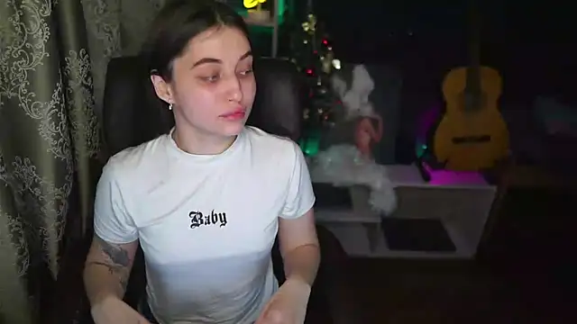 Snapshot of delicatedBailey chatting on 02.14.25 delicatedBailey online show from 02.14.25