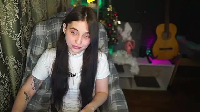 Snapshot of delicatedBailey chatting on 02.15.25 delicatedBailey online show from 02.15.25