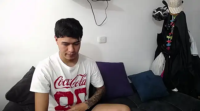 Snapshot of Santiago_kiler chatting on 02.24.25 Santiago kiler online show from 02.24.25