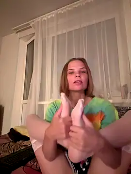 Snapshot of LeyaJohnson chatting on 09.28.25 LeyaJohnson online show from 09.28.25