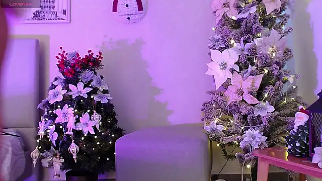 Sassy--Girl online show from 12.24.24