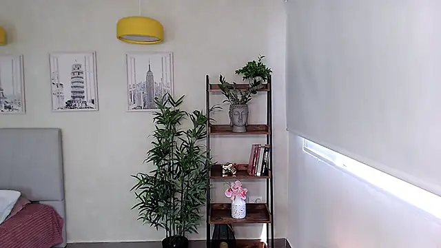 Sassy--Girl online show from 02.17.25