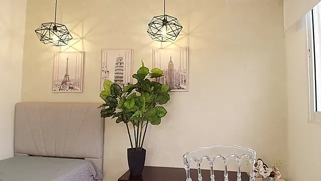 Sassy--Girl online show from 10.04.25