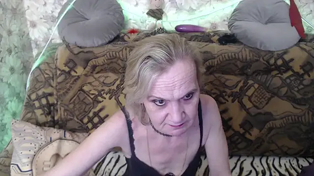 MissBekker online show from 01.31.25