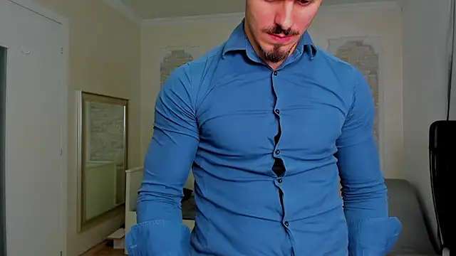 Snapshot of WilsonJules chatting on 12.07.24 WilsonJules online show from 12.07.24