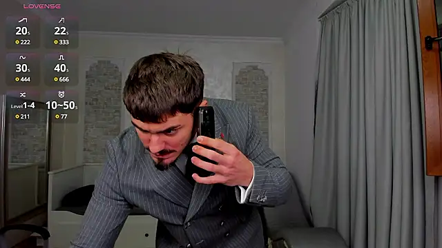 Snapshot of WilsonJules chatting on 12.08.24 WilsonJules online show from 12.08.24