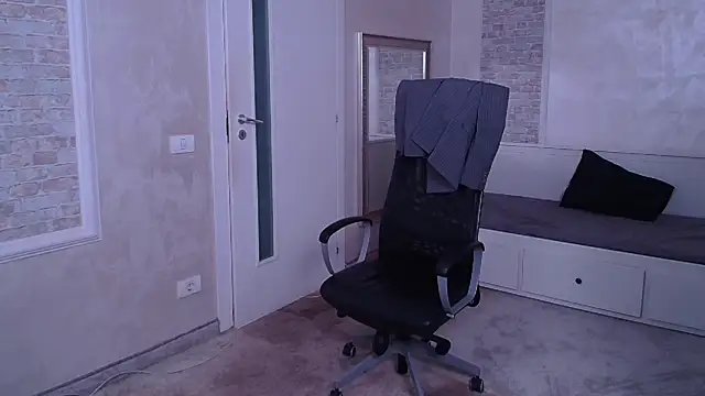 Snapshot of WilsonJules chatting on 01.06.25 WilsonJules online show from 01.06.25