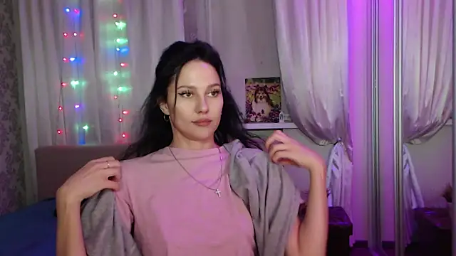 Snapshot of Zlata888 chatting on 10.15.25 Zlata888 online show from 10.15.25