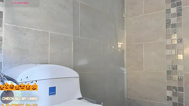 Snapshot of ohyesly_ chatting on 10.05.25 ohyesly  online show from 10.05.25