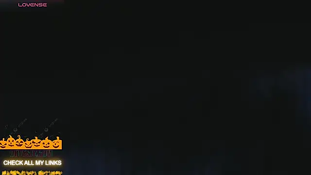 Snapshot of ohyesly_ chatting on 10.21.25 ohyesly  online show from 10.21.25