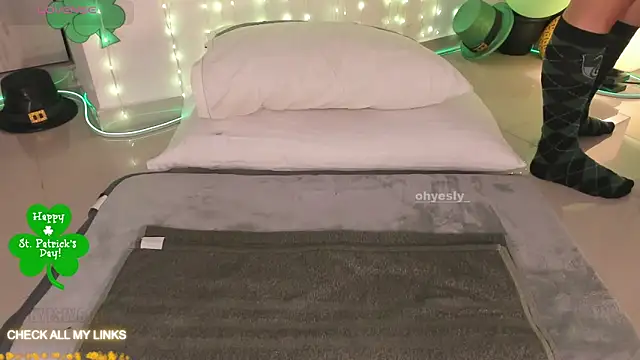 ohyesly  online show from 03.25.26