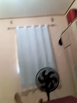 Snapshot of MorenoRha chatting on 11.03.25 MorenoRha online show from 11.03.25