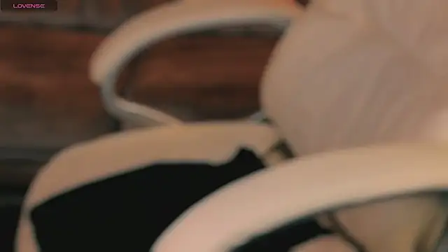 Daphne Moss online show from 03.23.26