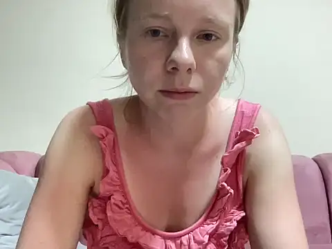SweetLucy96 online show from 09.13.25