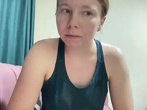 Snapshot of SweetLucy96 chatting on 11.03.25 SweetLucy96 online show from 11.03.25