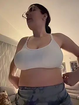  Niah  online show from 04.04.26