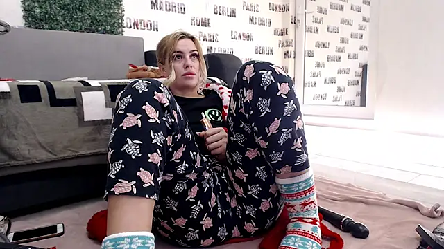 sweetdaiana23 online show from 01.12.25