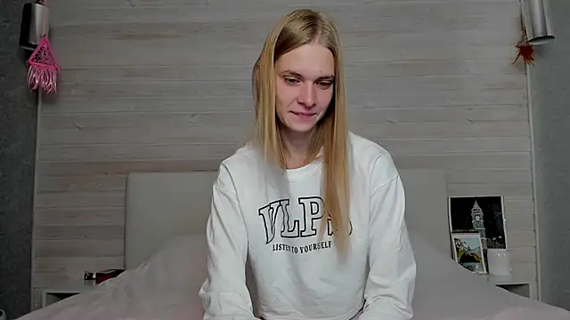 molly hunt  online show from 10.22.25