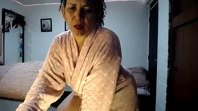 Snapshot of maturehoxx chatting on 01.26.25 maturehoxx online show from 01.26.25