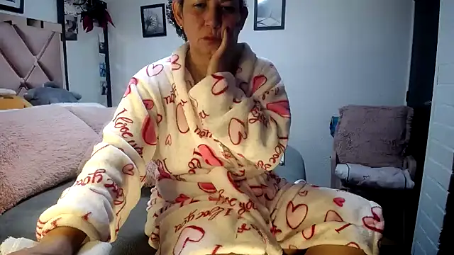 Snapshot of maturehoxx chatting on 03.09.25 maturehoxx online show from 03.09.25