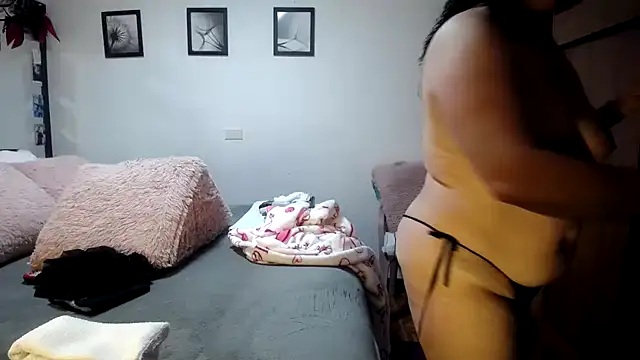 Snapshot of maturehoxx chatting on 03.12.25 maturehoxx online show from 03.12.25