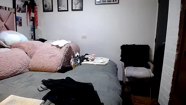 Snapshot of maturehoxx chatting on 09.27.25 maturehoxx online show from 09.27.25