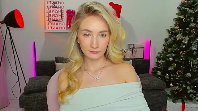 Snapshot of bella__rose chatting on 12.16.24 bella  rose online show from 12.16.24