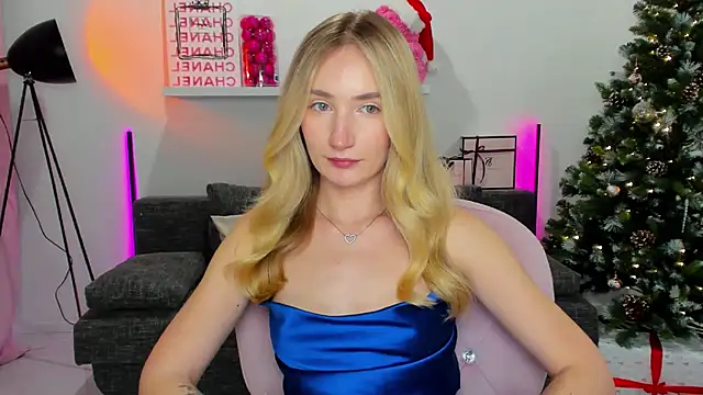 Snapshot of bella__rose chatting on 12.23.24 bella  rose online show from 12.23.24