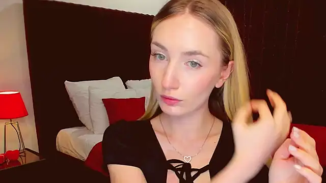 Snapshot of bella__rose chatting on 01.15.25 bella  rose online show from 01.15.25