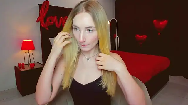 Snapshot of bella__rose chatting on 02.15.25 bella  rose online show from 02.15.25