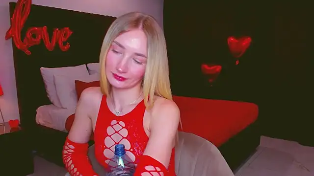 Snapshot of bella__rose chatting on 02.17.25 bella  rose online show from 02.17.25