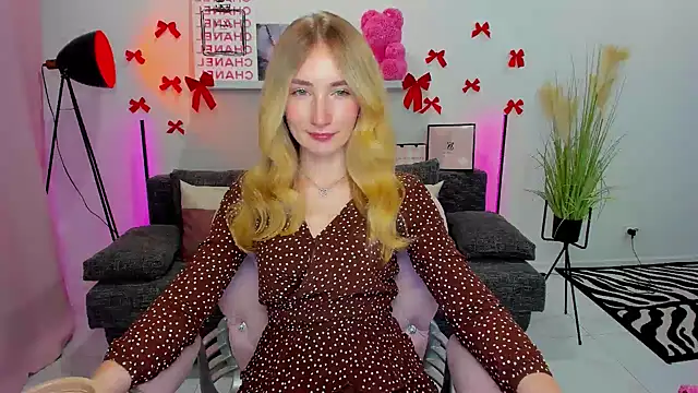 Snapshot of bella__rose chatting on 02.18.25 bella  rose online show from 02.18.25