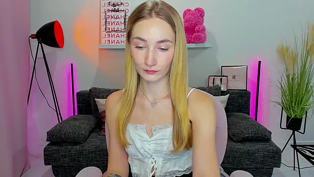 Snapshot of bella__rose chatting on 02.26.25 bella  rose online show from 02.26.25