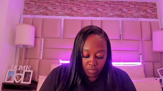 ShaniaBrownn online show from 01.08.26