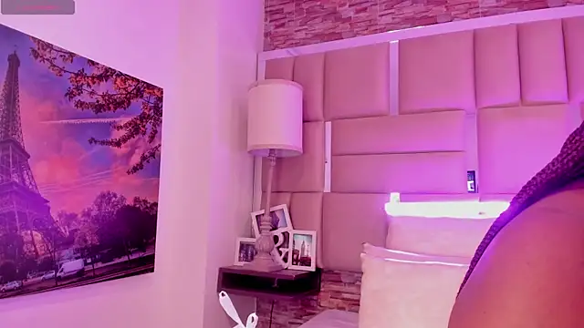 ShaniaBrownn online show from 04.07.26