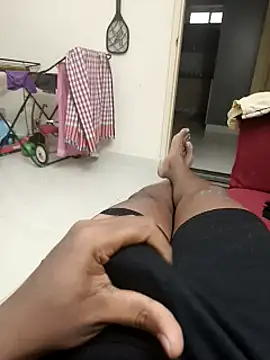 Snapshot of mkmony chatting on 03.04.25 mkmony online show from 03.04.25