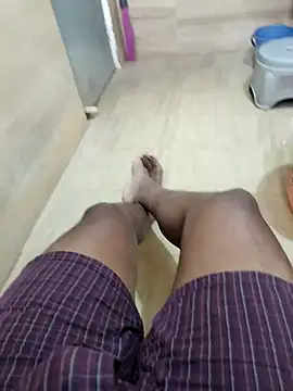 Snapshot of mkmony chatting on 10.29.25 mkmony online show from 10.29.25