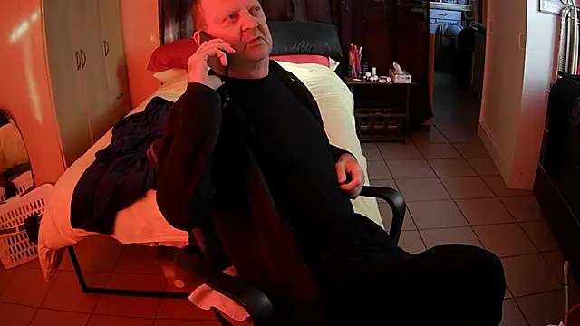 Snapshot of passifsoumis1963 chatting on 11.17.25 passifsoumis1963 online show from 11.17.25