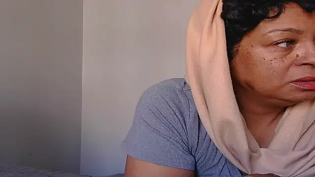 MSweetLindaParks online show from 10.17.25