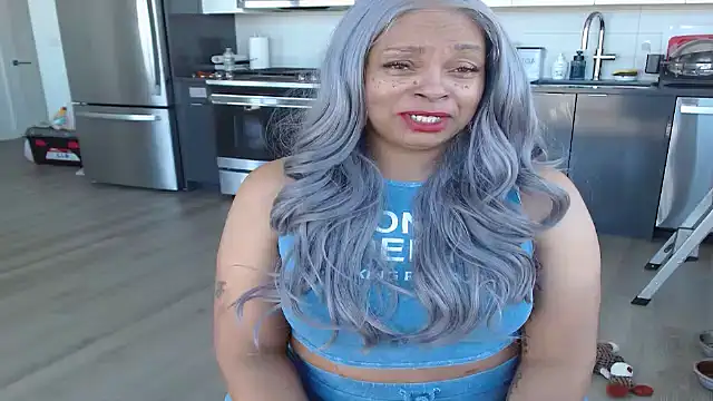 Snapshot of MSweetLindaParks chatting on 04.26.26 MSweetLindaParks online show from 04.26.26