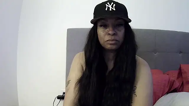 Snapshot of MSweetLindaParks chatting on 06.11.26 MSweetLindaParks online show from 06.11.26
